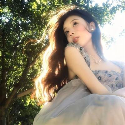 与鹦鹉同住
